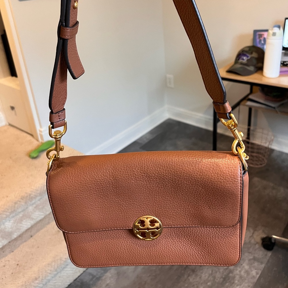 Tory Burch medium size crossbody w/ shoulder strap